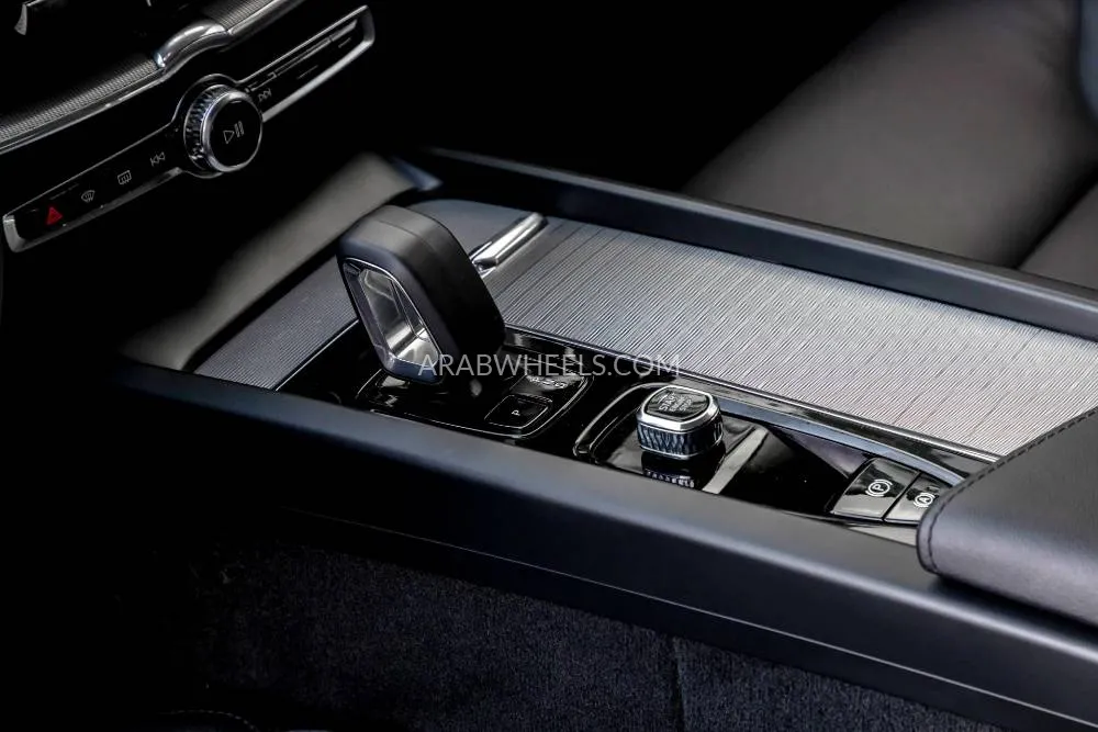 Volvo XC60 2024 for Sale in Dubai Image-10