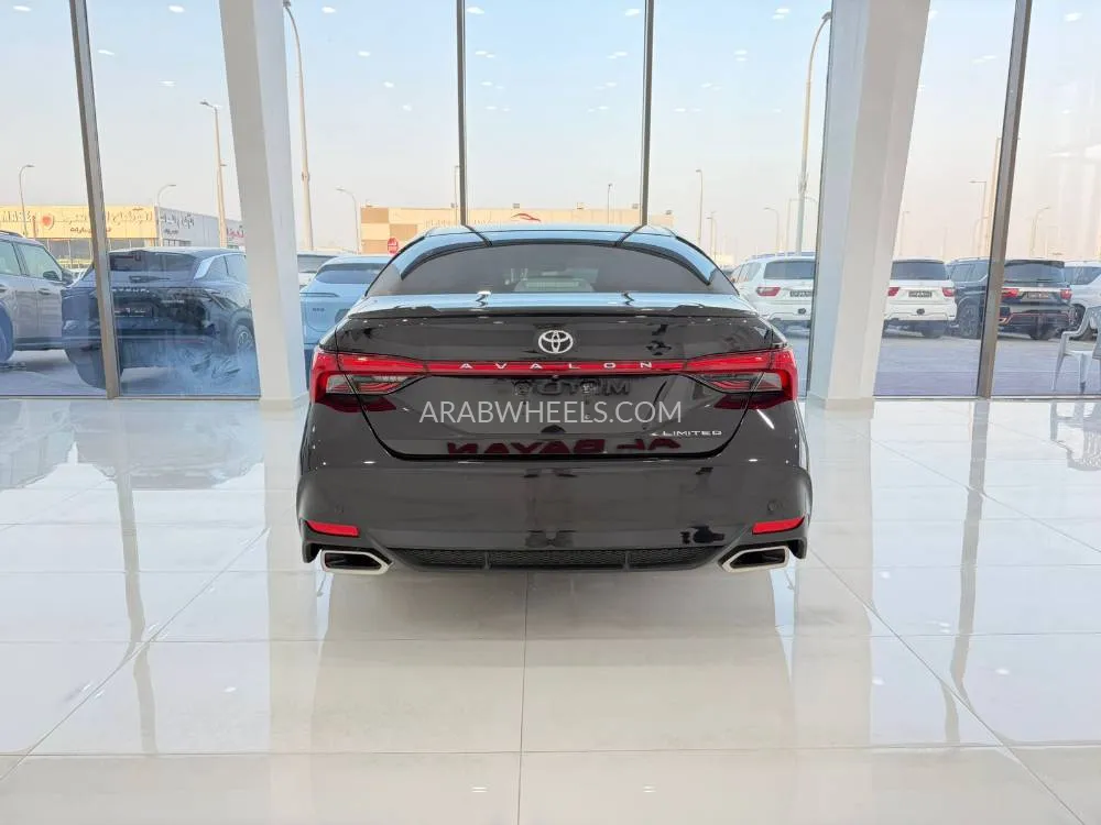 Toyota Avalon 2019 for Sale in Abu Dhabi Image-5