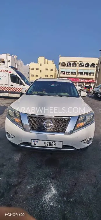 Nissan Pathfinder 2014 for Sale in Dubai Image-2