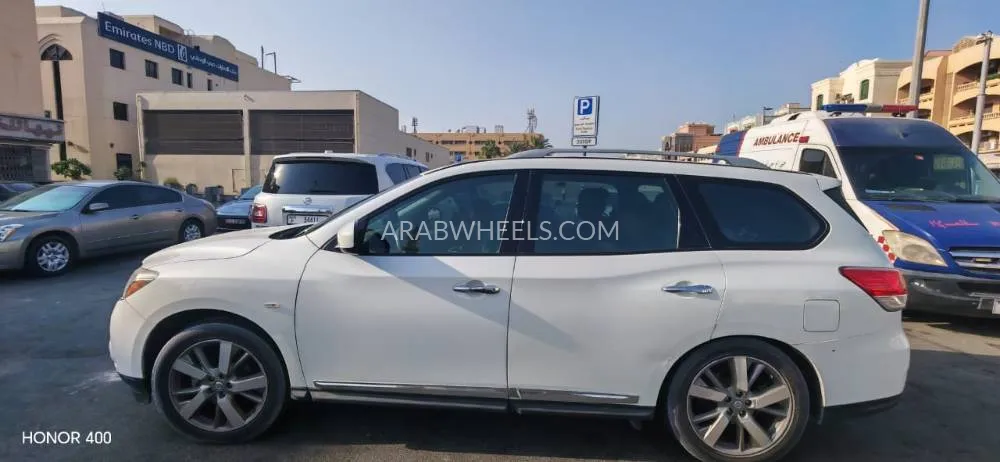 Nissan Pathfinder 2014 for Sale in Dubai Image-3