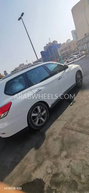 Nissan Pathfinder 2014 for Sale in Dubai Image-10