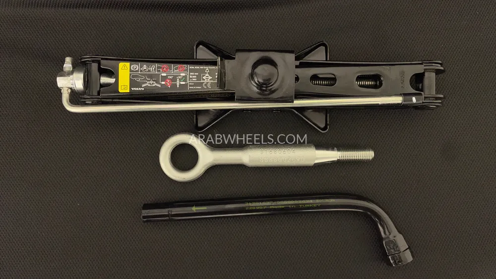 Volvo XC60 2023 for Sale in Dubai Image-34