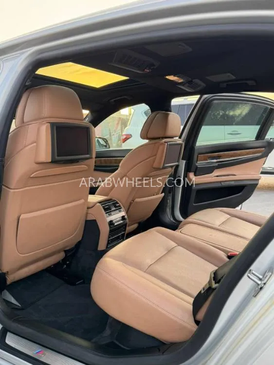 BMW 7 series 2011 for Sale in Sharjah Image-16