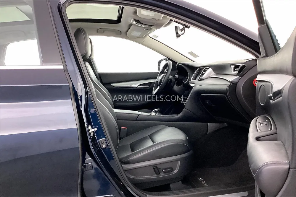 Infiniti QX50 2021 for Sale in Dubai Image-13