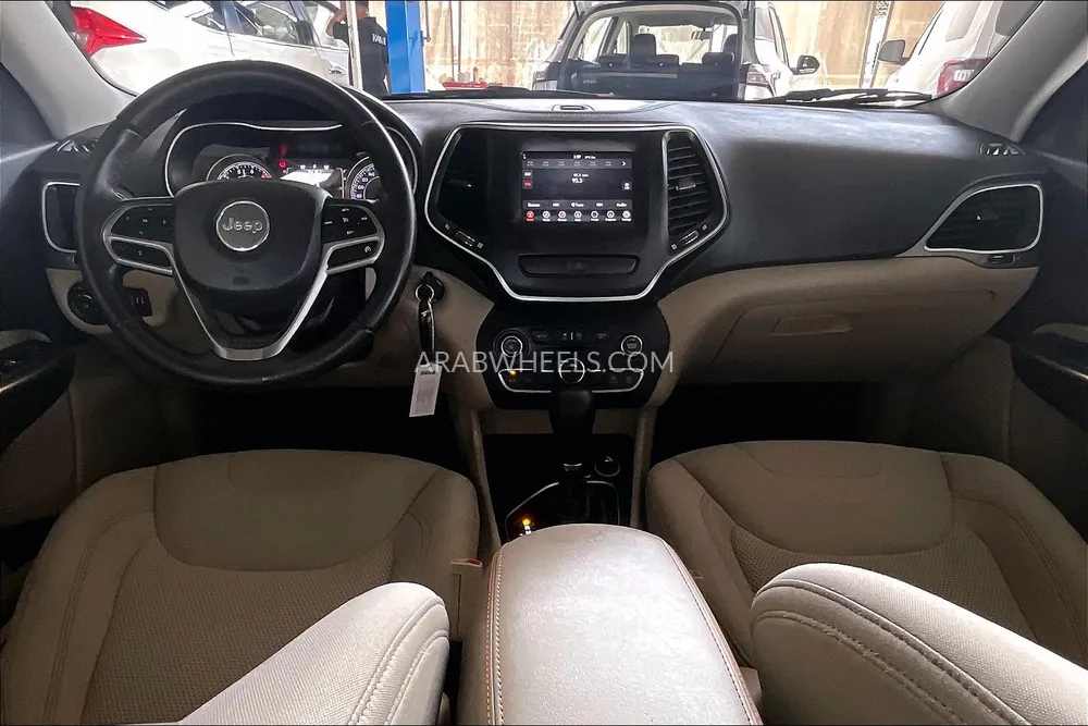 Jeep Cherokee 2020 for Sale in Sharjah Image-11