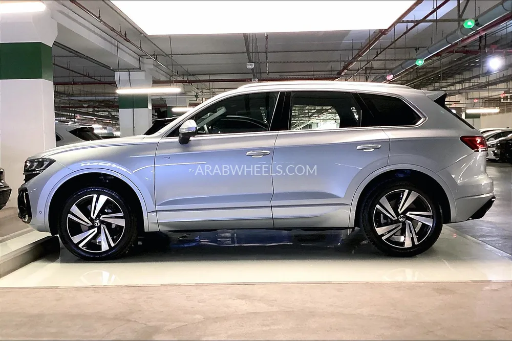 Volkswagen Touareg 2024 for Sale in Sharjah Image-8