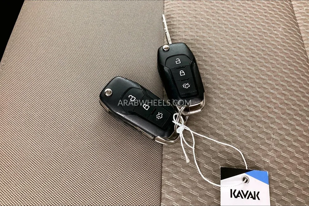 Ford Explorer 2022 for Sale in Dubai Image-17