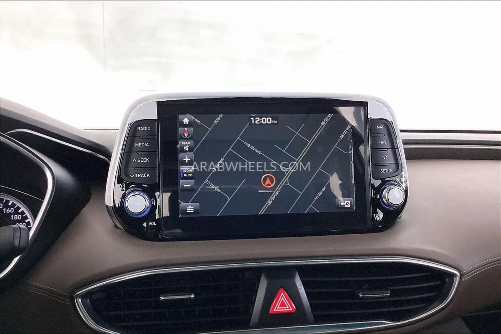 Hyundai Santa Fe 2020 for Sale in Sharjah Image-10