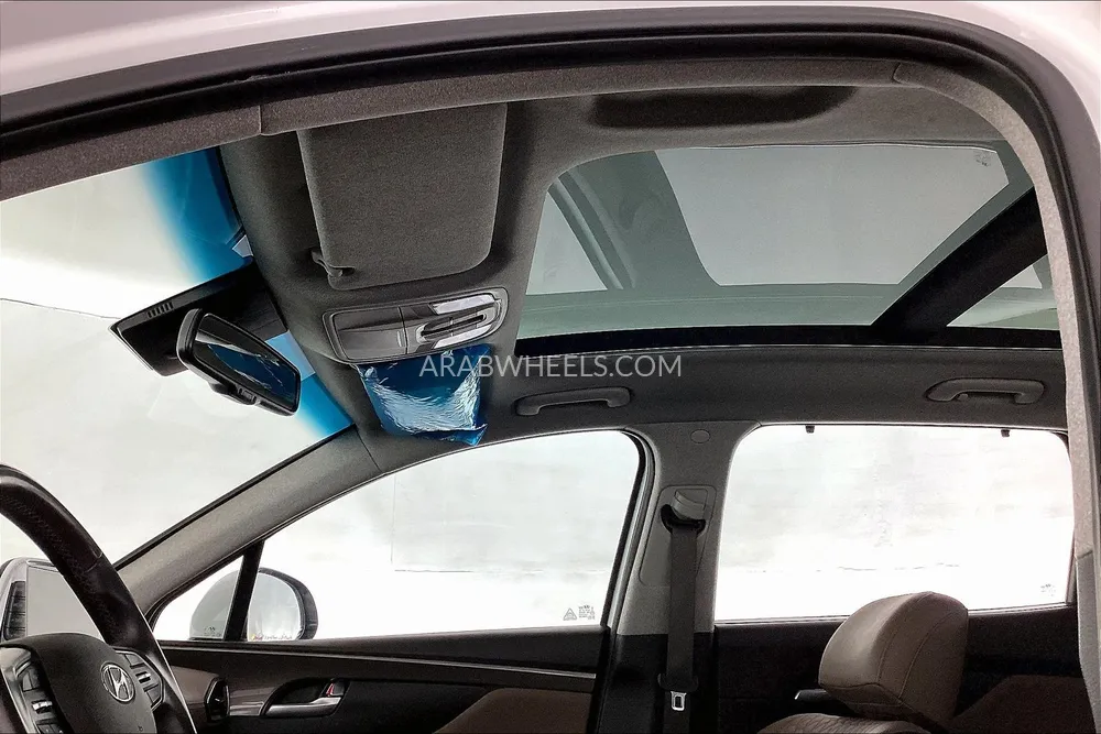 Hyundai Santa Fe 2020 for Sale in Sharjah Image-19
