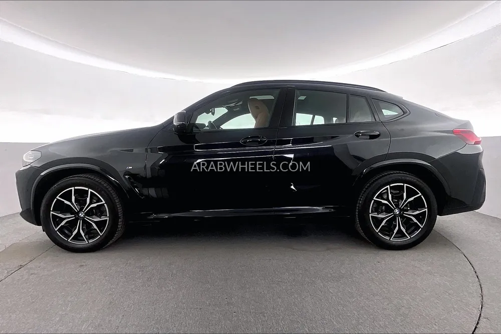 BMW X4 2023 for Sale in Sharjah Image-7
