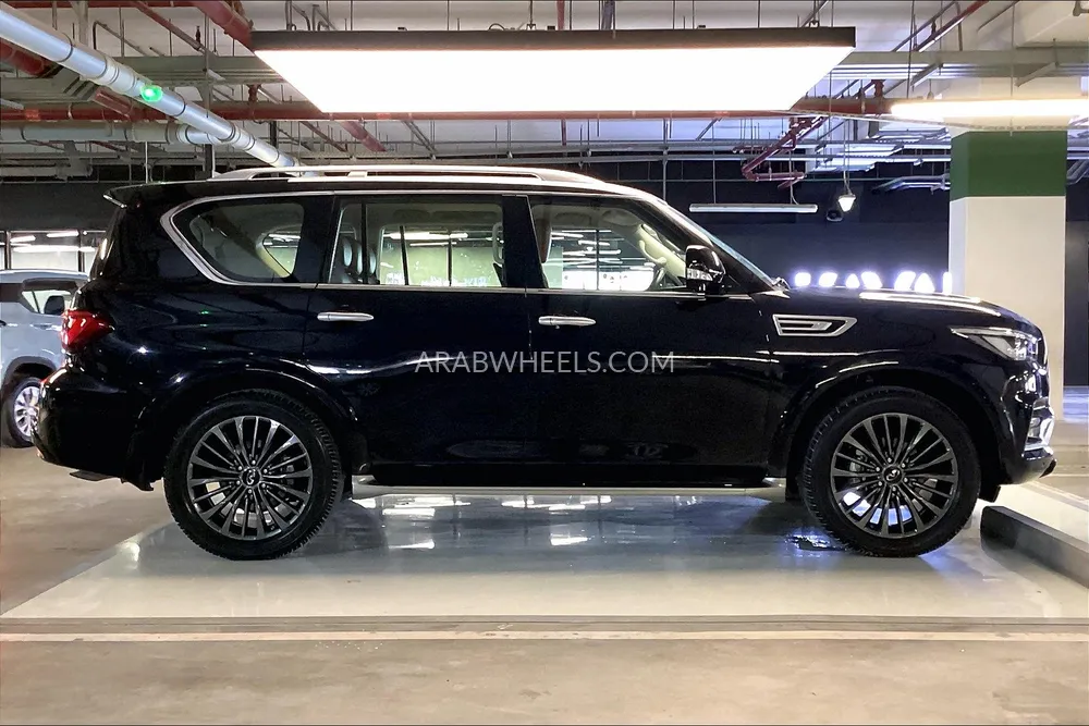 Infiniti QX80 2023 for Sale in Dubai Image-7