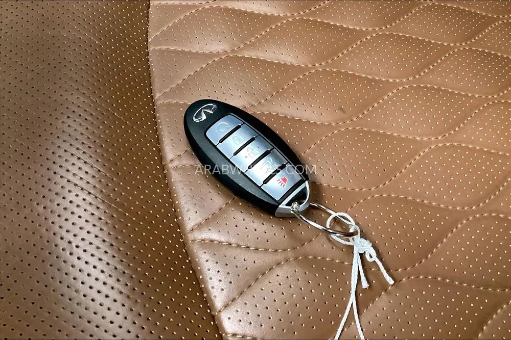 Infiniti QX80 2023 for Sale in Dubai Image-16