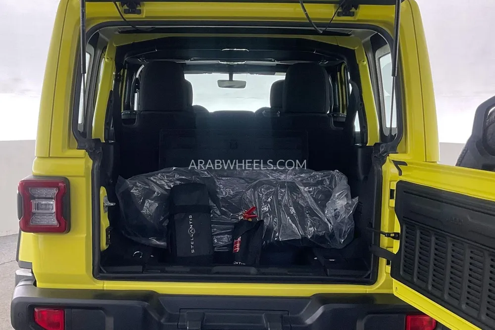 Jeep Wrangler 2023 for Sale in Dubai Image-15
