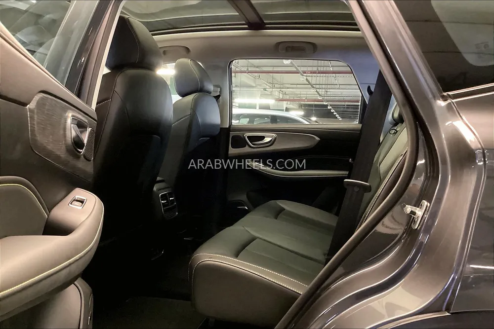 إم جي RX5 2025 for Sale in دبي Image-13