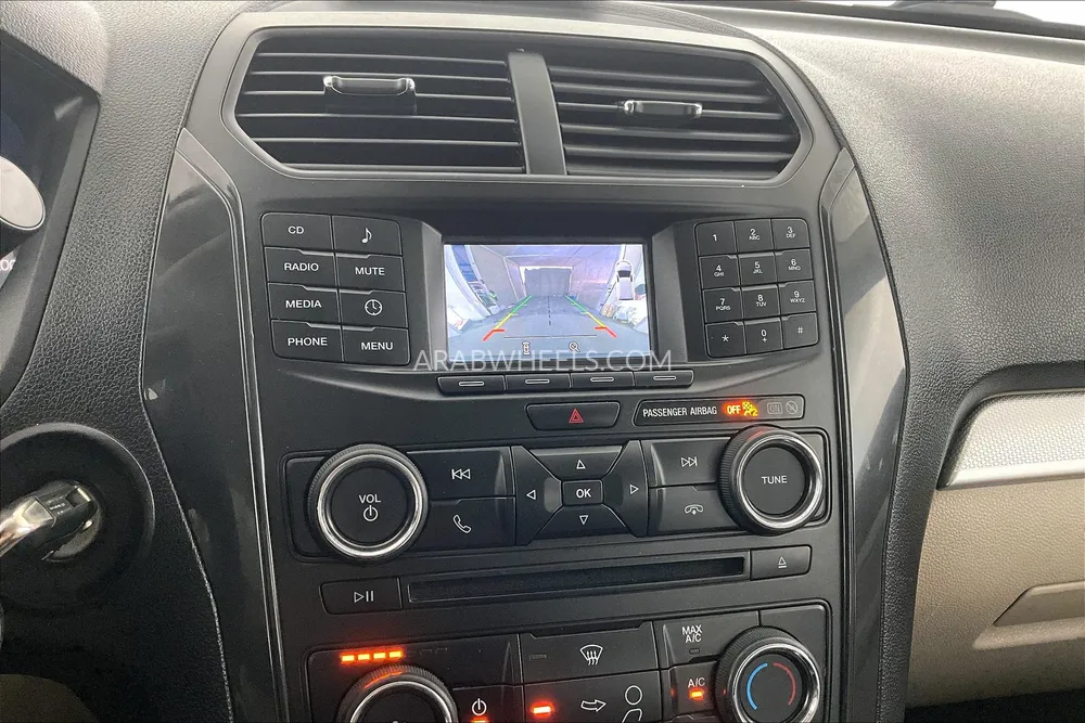 Ford Explorer 2018 for Sale in Sharjah Image-17
