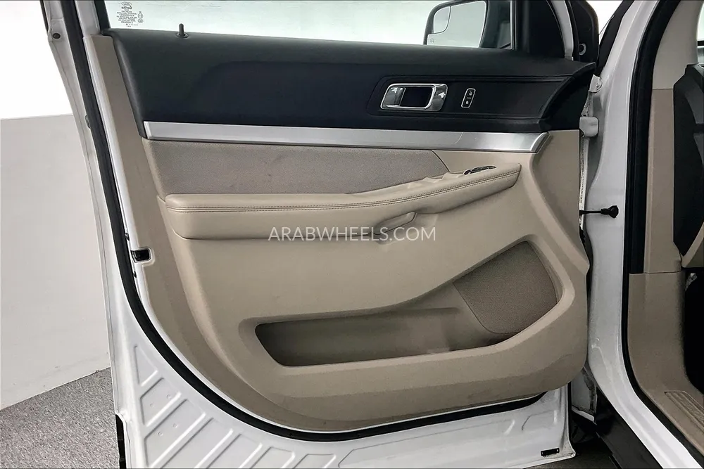 Ford Explorer 2018 for Sale in Sharjah Image-19