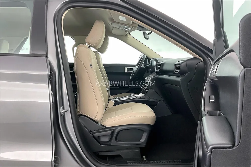 Ford Explorer 2021 for Sale in Sharjah Image-13