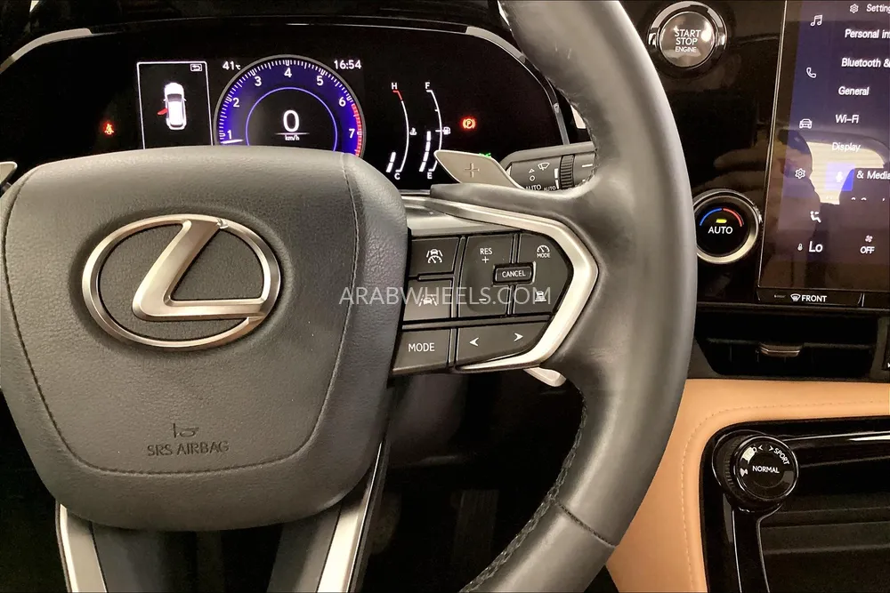 لكزس NX 2024 for Sale in الشارقة Image-17