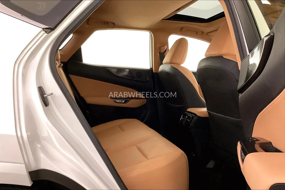 لكزس NX 2024 for Sale in الشارقة Image-22