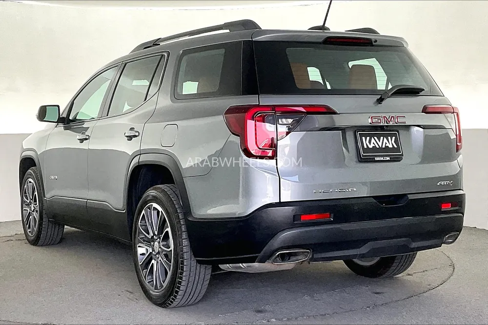 GMC Acadia 2023 for Sale in Dubai Image-4
