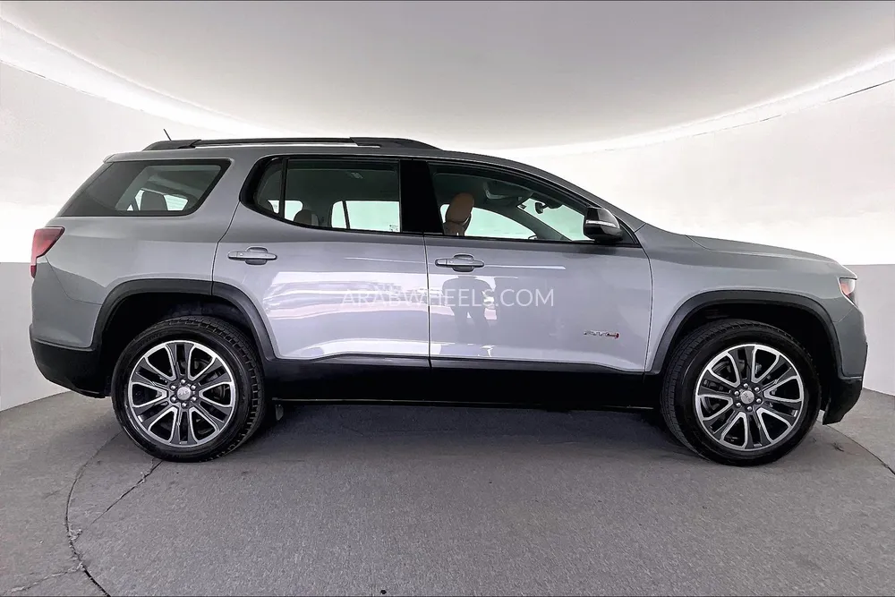 GMC Acadia 2023 for Sale in Dubai Image-8