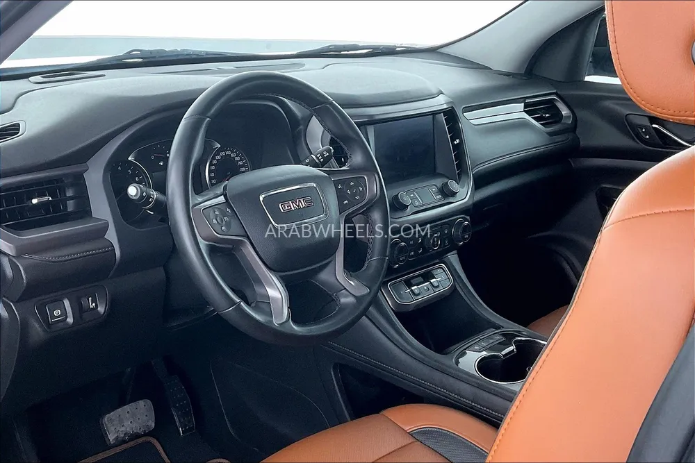 GMC Acadia 2023 for Sale in Dubai Image-26