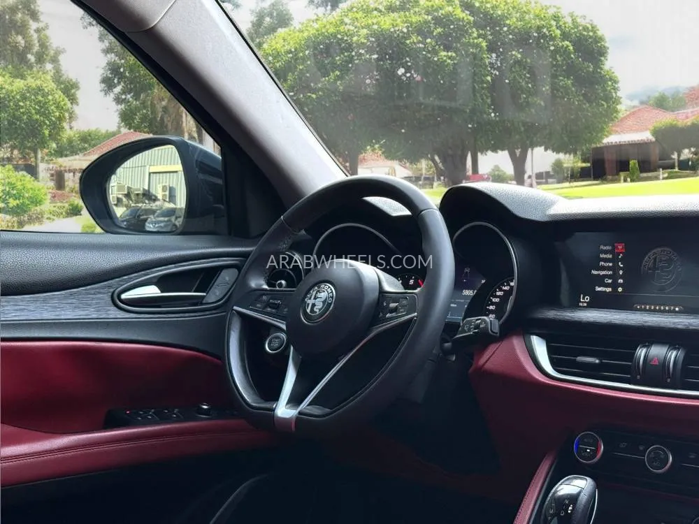 الفا روميو ستيلفيو 2019 for Sale in دبي Image-11