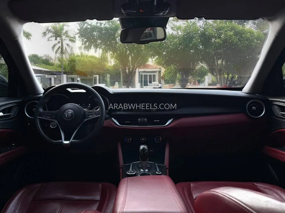 الفا روميو ستيلفيو 2019 for Sale in دبي Image-15