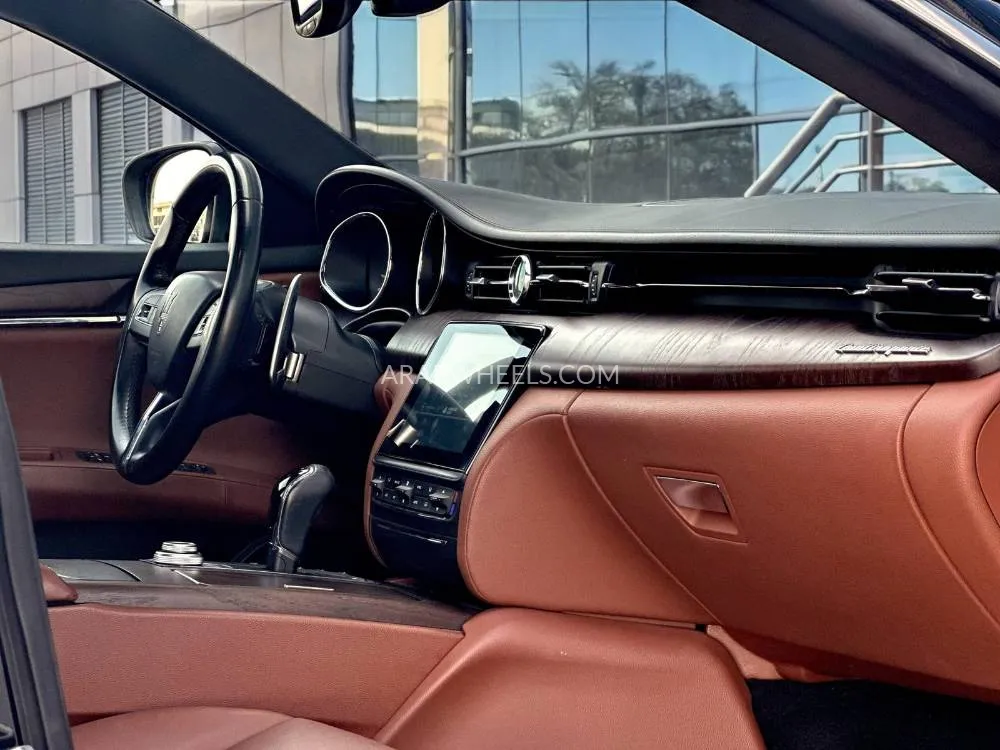 Maserati Quattroporte 2017 for Sale in Dubai Image-14