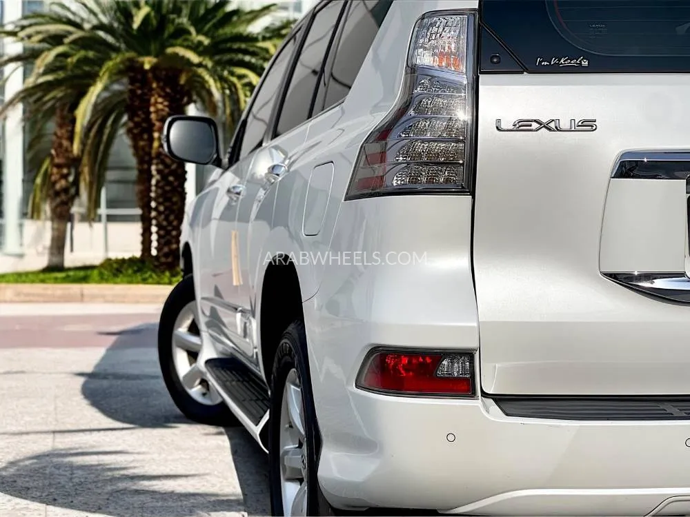 Lexus GX 2015 for Sale in Dubai Image-11