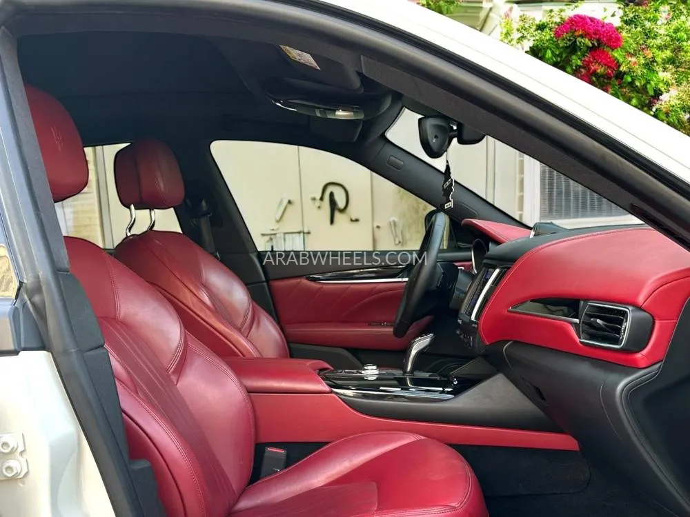 Maserati Levante 2020 for Sale in Dubai Image-17