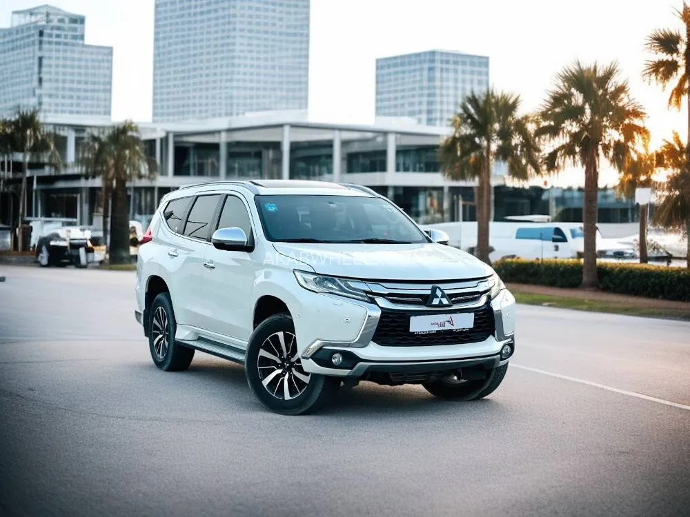 Mitsubishi Montero Sport 2017 for Sale in Dubai Image-4