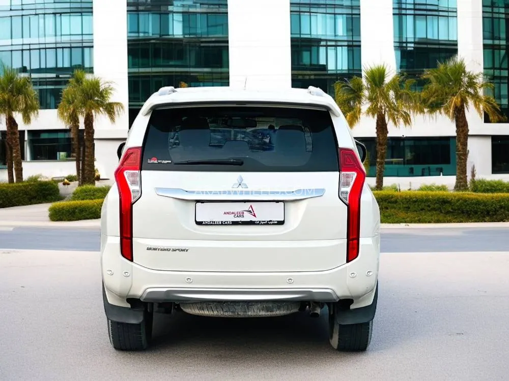 Mitsubishi Montero Sport 2017 for Sale in Dubai Image-5