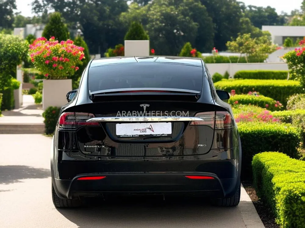 Tesla Model X 2017 for Sale in Dubai Image-6