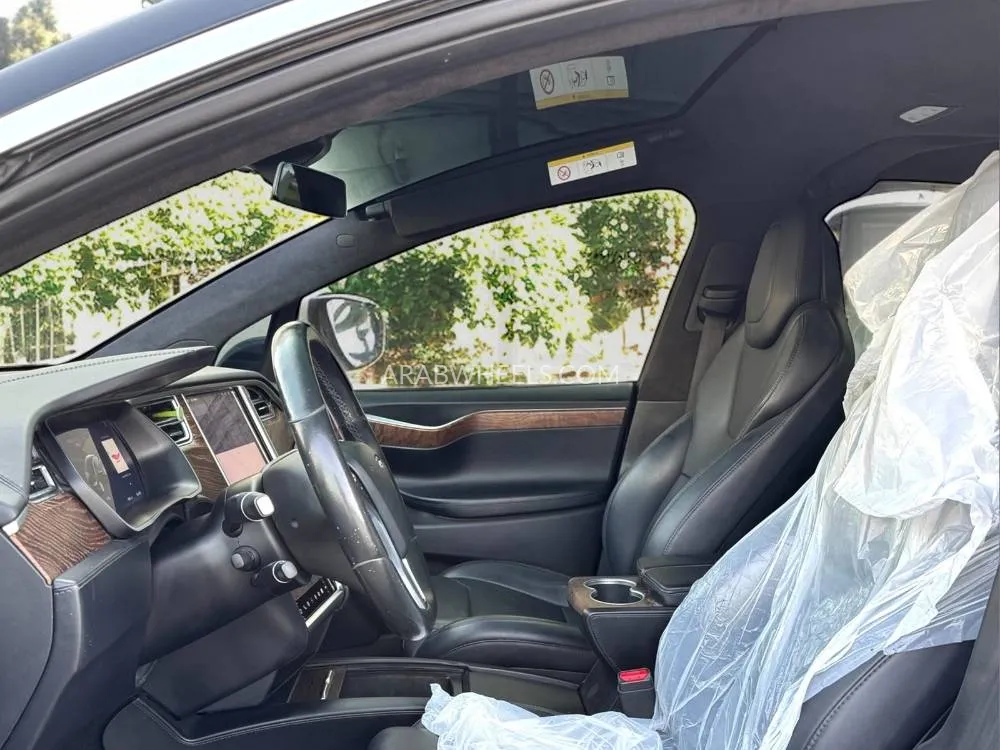 Tesla Model X 2017 for Sale in Dubai Image-15