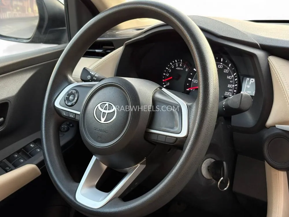 Toyota Yaris 2023 for Sale in Dubai Image-17