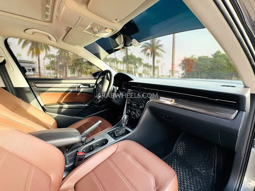 Volkswagen Passat 2020 for Sale in Dubai Image-13