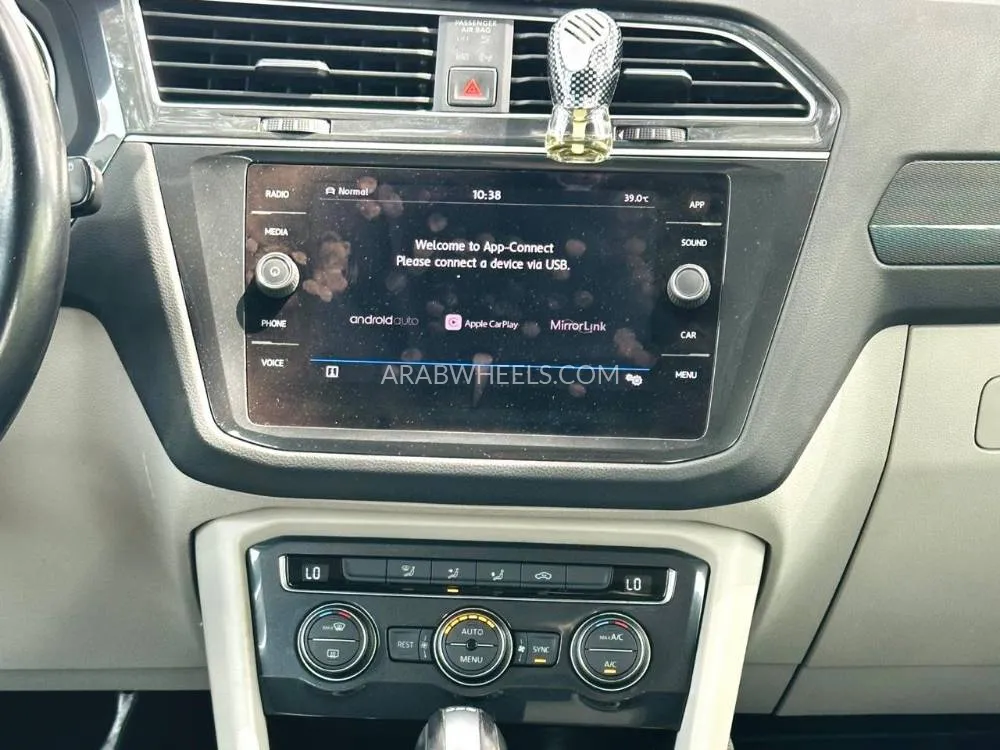 Volkswagen Tiguan 2018 for Sale in Dubai Image-15