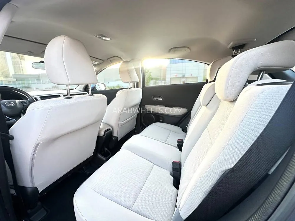 Honda HR-V 2021 for Sale in Dubai Image-4