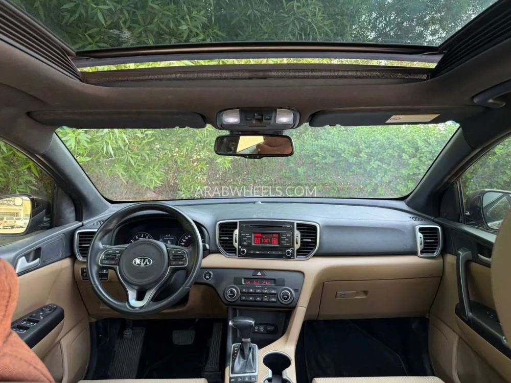 Kia Sportage 2017 for Sale in Sharjah Image-5