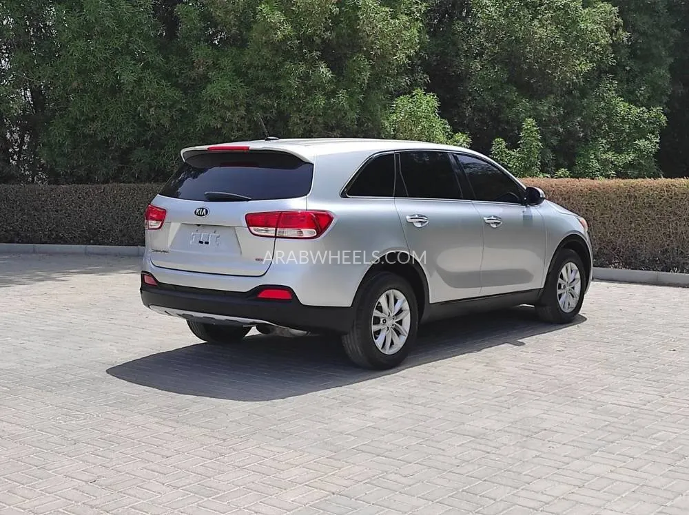 Kia Sorento 2018 for Sale in Sharjah Image-4