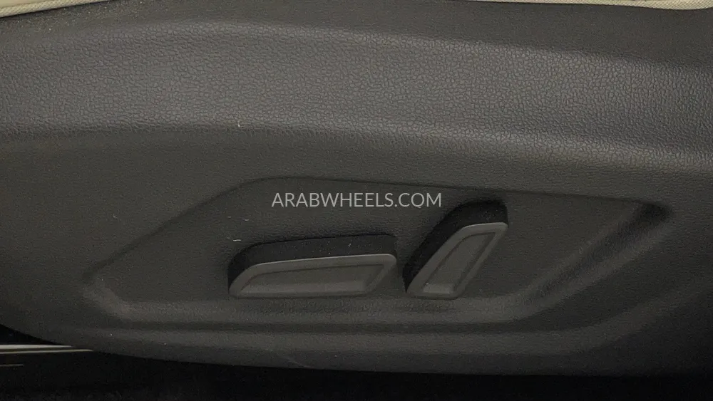 إم جي RX5 2025 for Sale in دبي Image-24