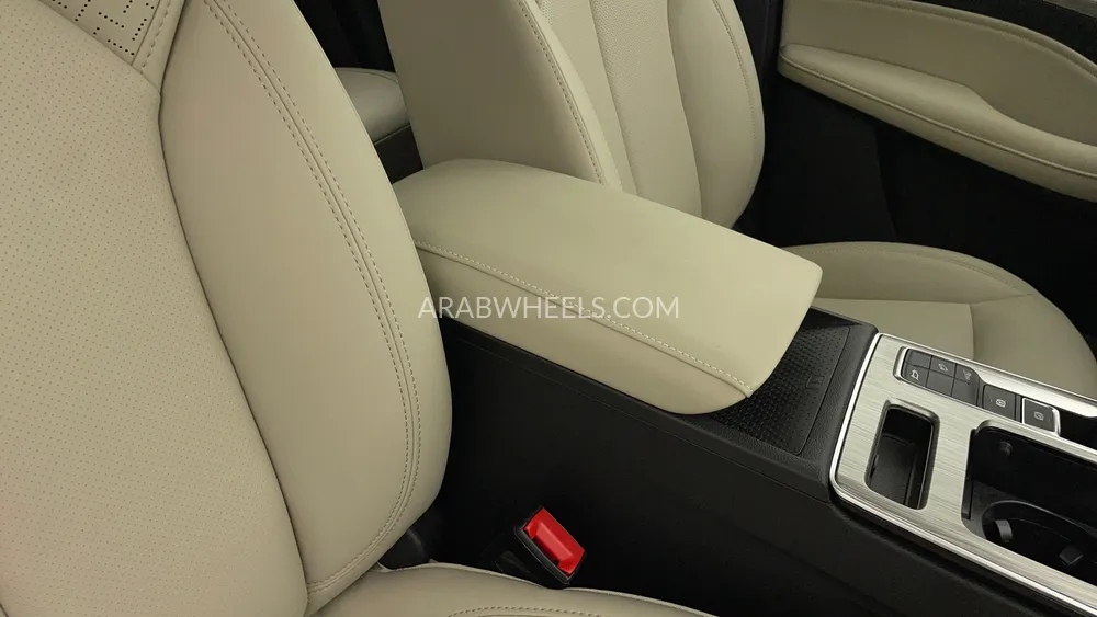 إم جي RX5 2025 for Sale in دبي Image-42