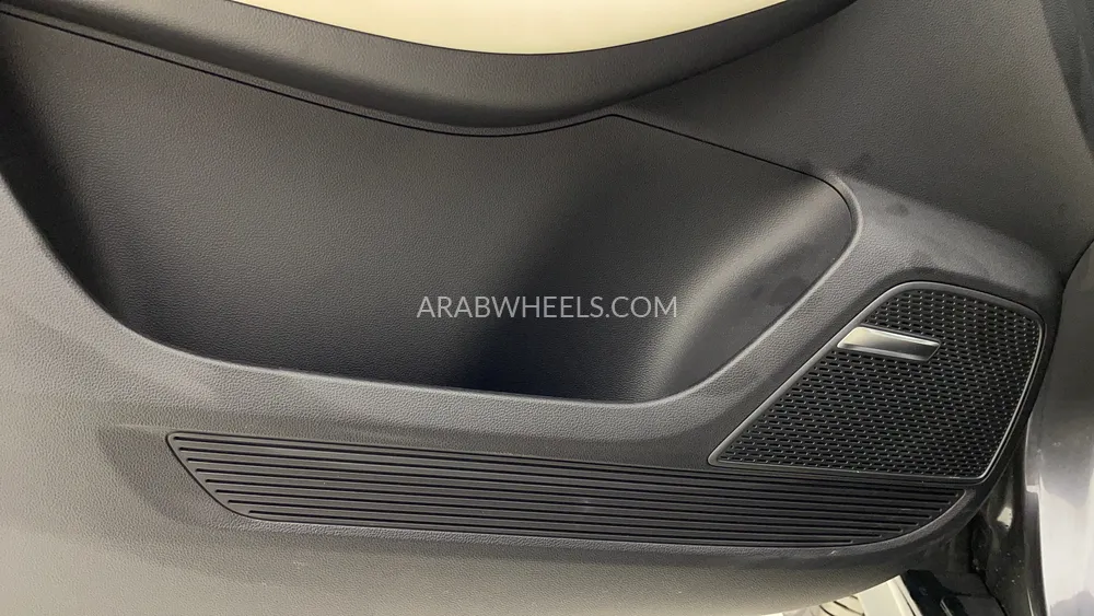 إم جي RX5 2025 for Sale in دبي Image-25