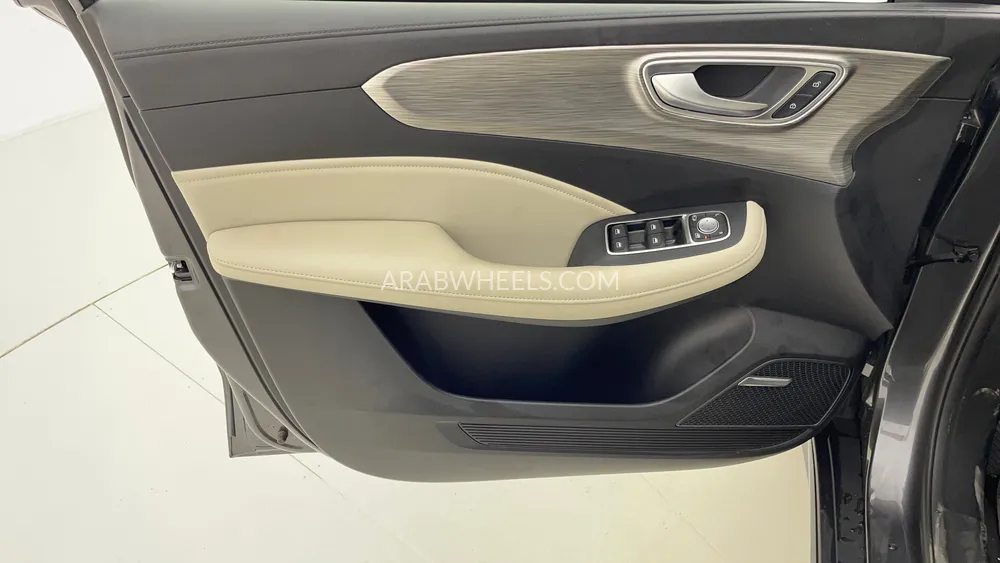 إم جي RX5 2025 for Sale in دبي Image-21