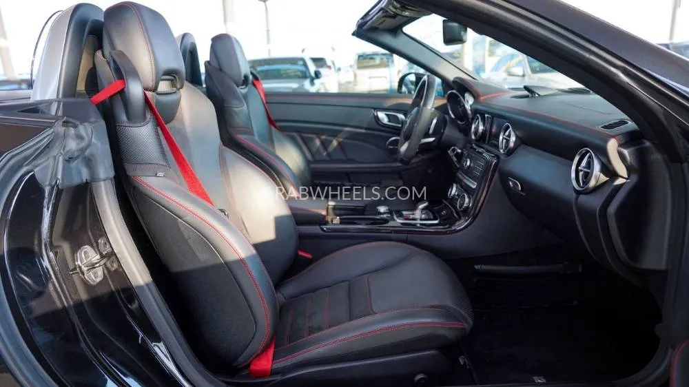 مرسيدس بنز SLC Class 2018 for Sale in دبي Image-14