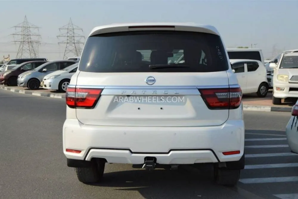 Nissan Patrol 2020 for Sale in Dubai Image-4