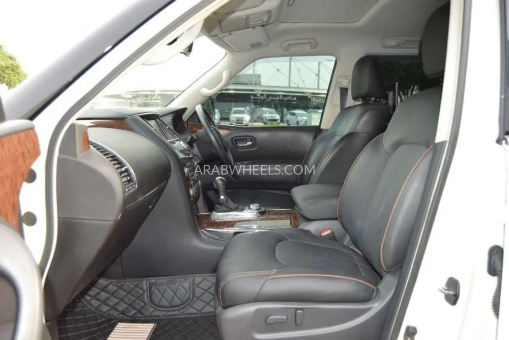 Nissan Patrol 2018 for Sale in Dubai Image-14