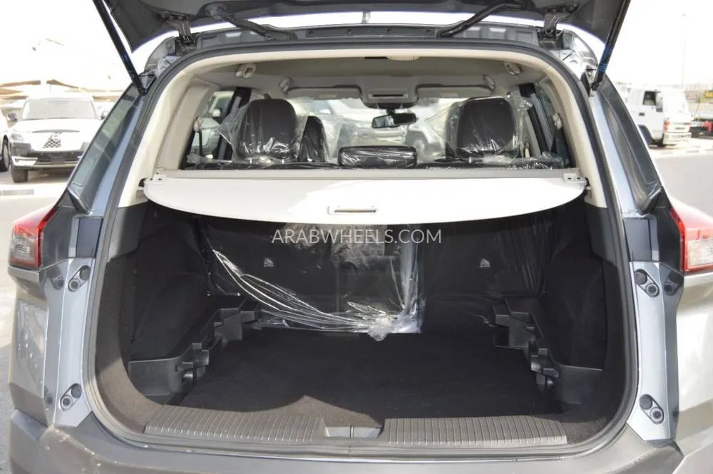 Nissan X-Trail 2023 for Sale in Dubai Image-10