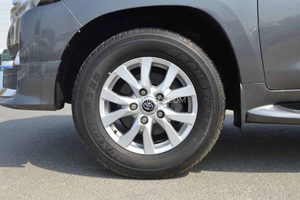 Toyota Land Cruiser 2014 for Sale in Dubai Image-9